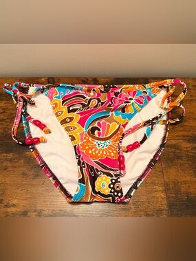 Baltex floral and paisley retro-print bikini bottom low-rise style, size 10